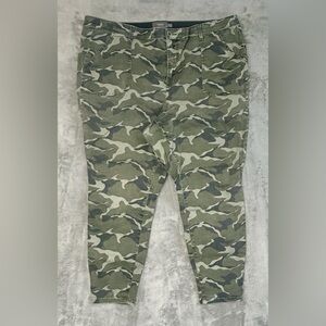 Torrid Women’s Camo Pants Size 26 Green Camouflage Stretch Skinny